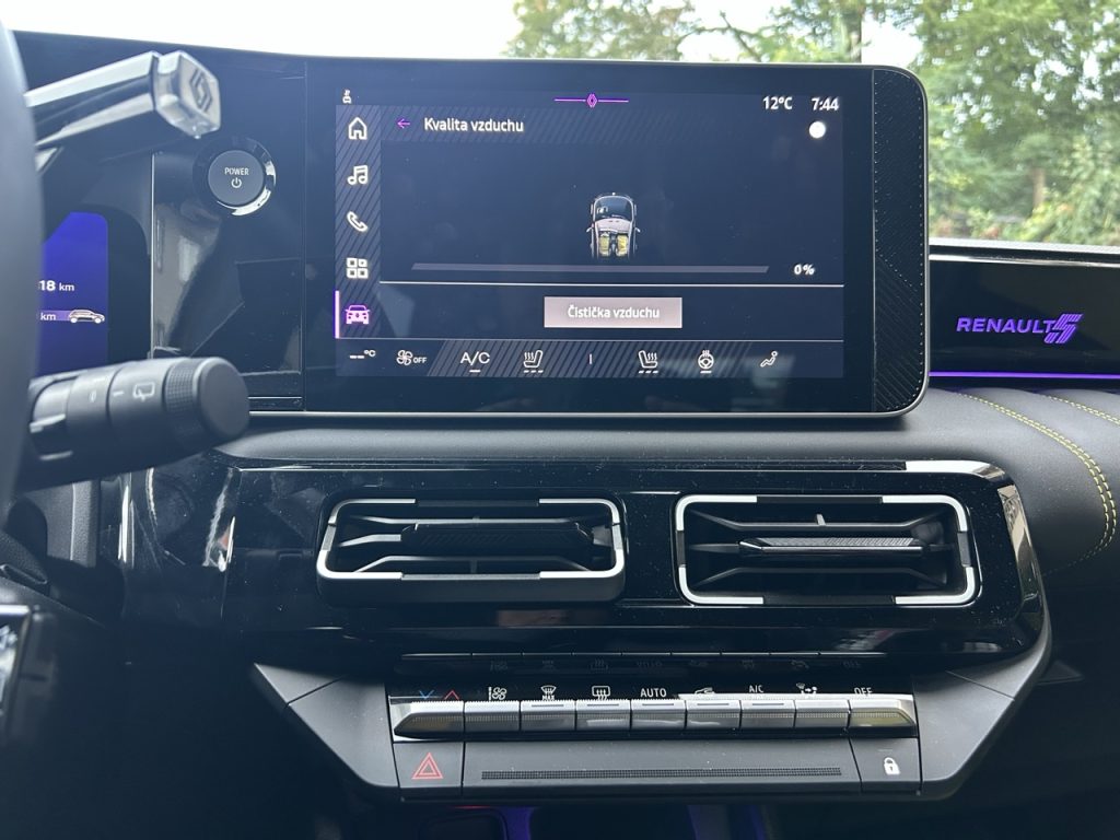 Test Renault5: foto Žena v autě.cz_8335 ve velké velikosti