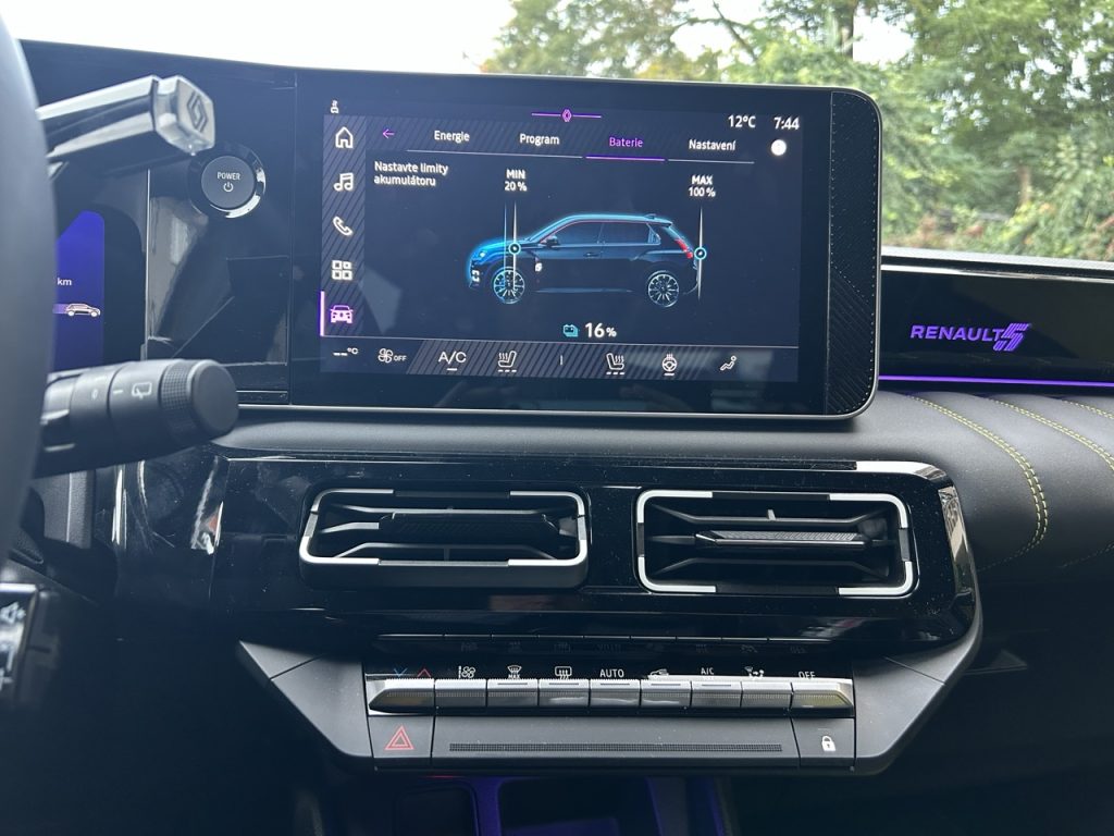 Test Renault5: foto Žena v autě.cz_8336 ve velké velikosti