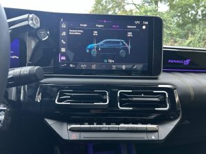 Test Renault5: foto Žena v autě.cz_8336 ve velké velikosti