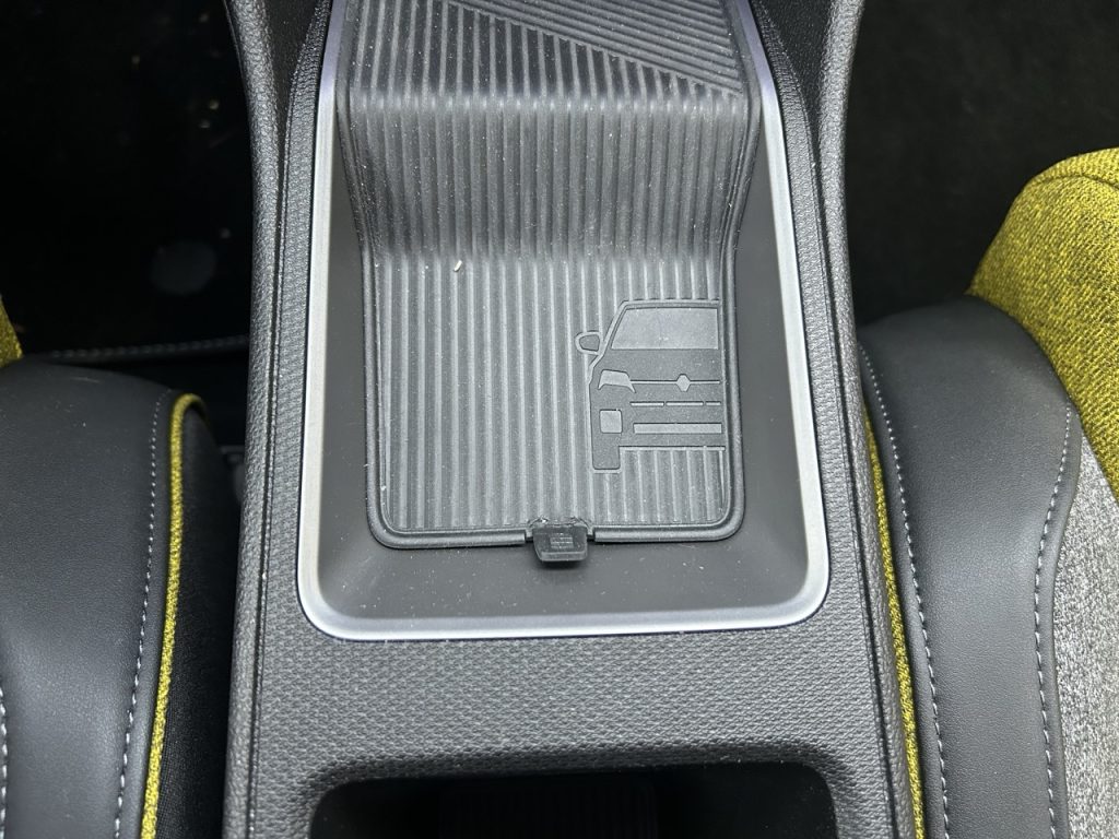 Test Renault5: foto Žena v autě.cz_8337 ve velké velikosti