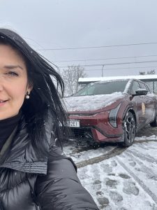 KIA EV4: foto Žena v autě.cz