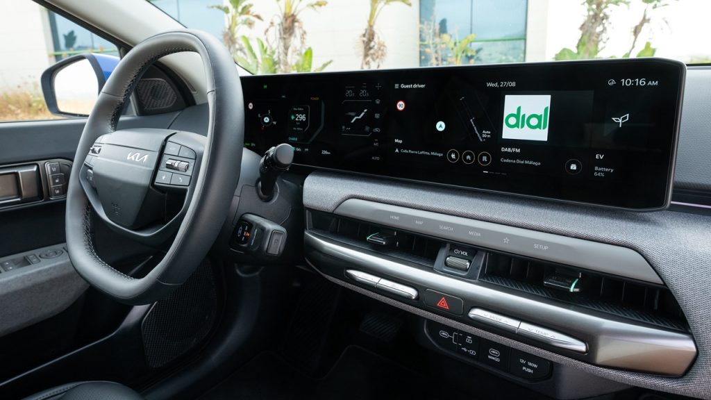kia-ev4-base-line-blue-flame-interior-digital-1920x1080-002 ve velké velikosti