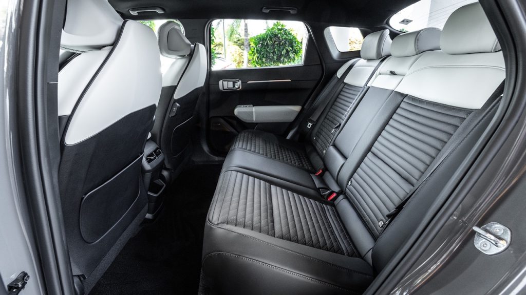 kia-ev4-fastback-gt-line-shale-gray-interior-digital-1920x1080 ve velké velikosti