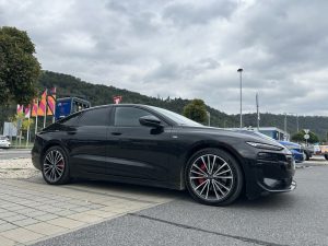 test Audi A6 e-tron: foto Žena v autě.cz_8636 ve velké velikosti
