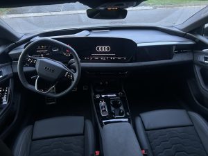 test Audi A6 e-tron: foto Žena v autě.cz_8673 ve velké velikosti