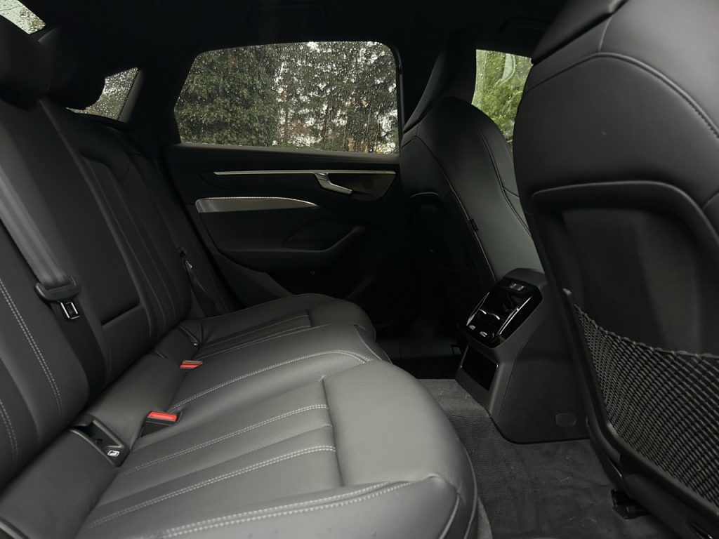 test Audi limuzína A6: foto Žena v autě.cz_9414 ve velké velikosti