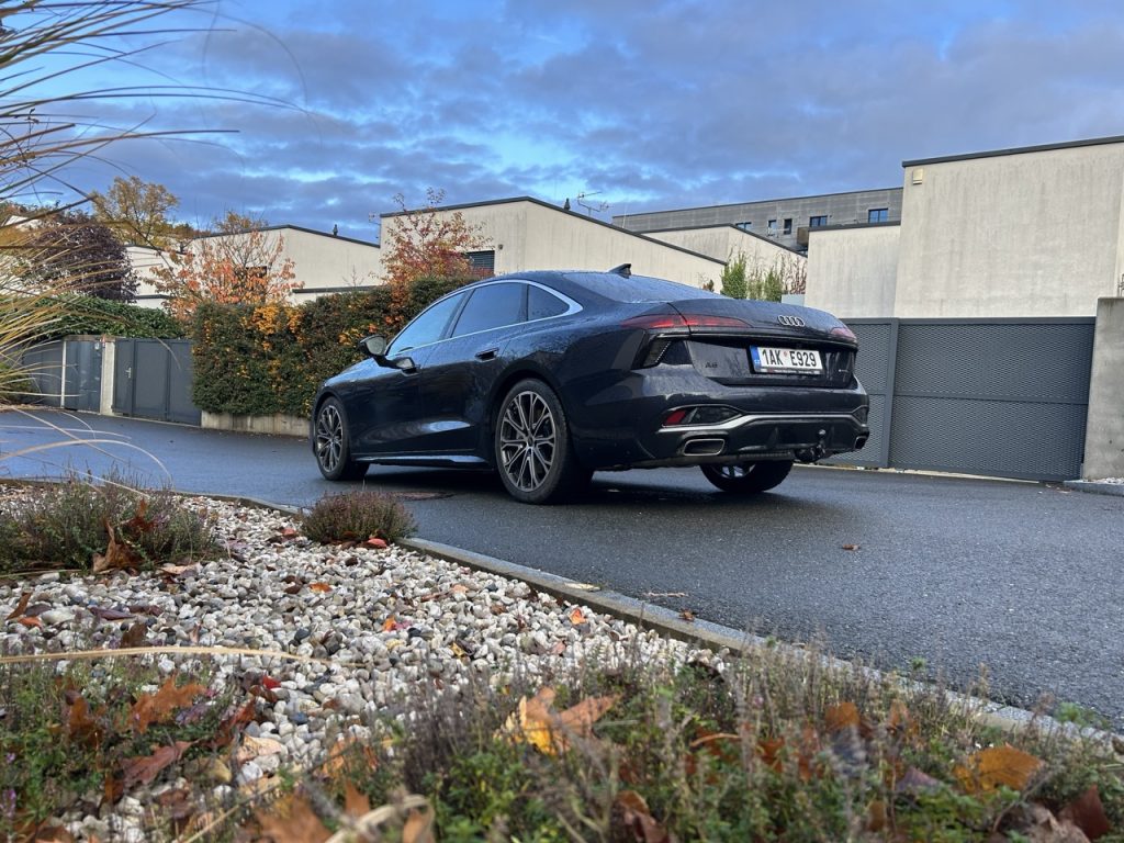 test Audi limuzína A6: foto Žena v autě.cz_9480 ve velké velikosti