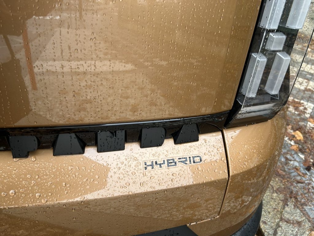 test Grande Panda Hybrid: foto Žena v autě.cz