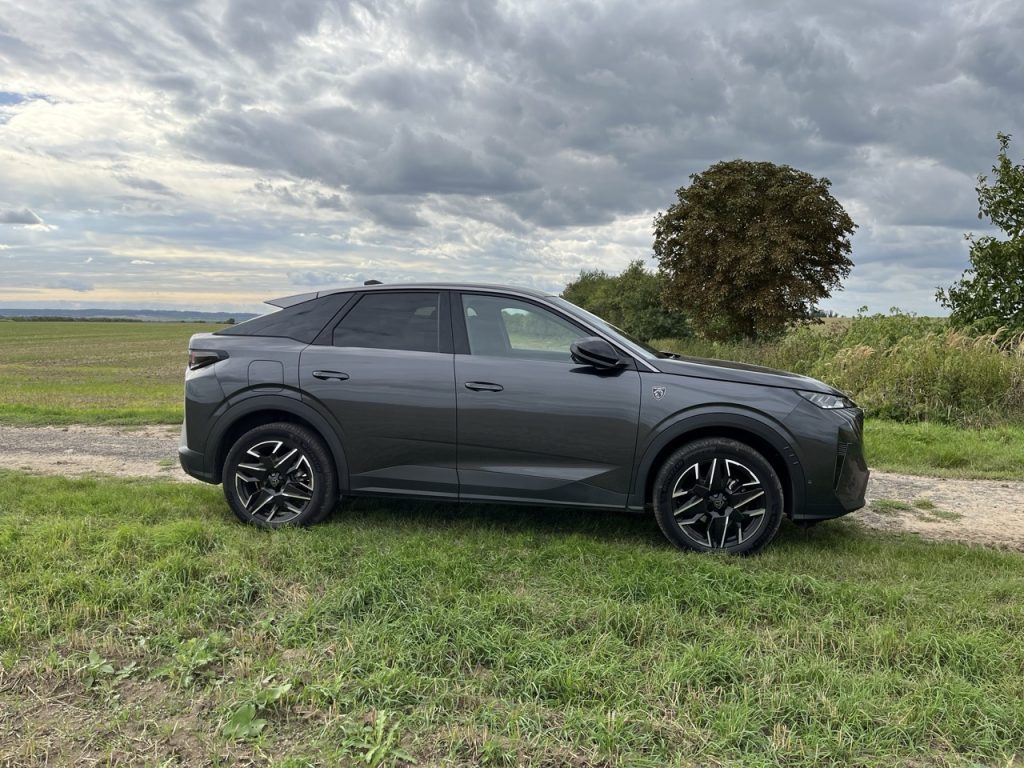 Peugeot 3008 Hybrid: foto Žena v autě.cz_4165 ve velké velikosti