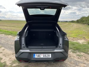 Peugeot 3008 Hybrid: foto Žena v autě.cz_4177 ve velké velikosti