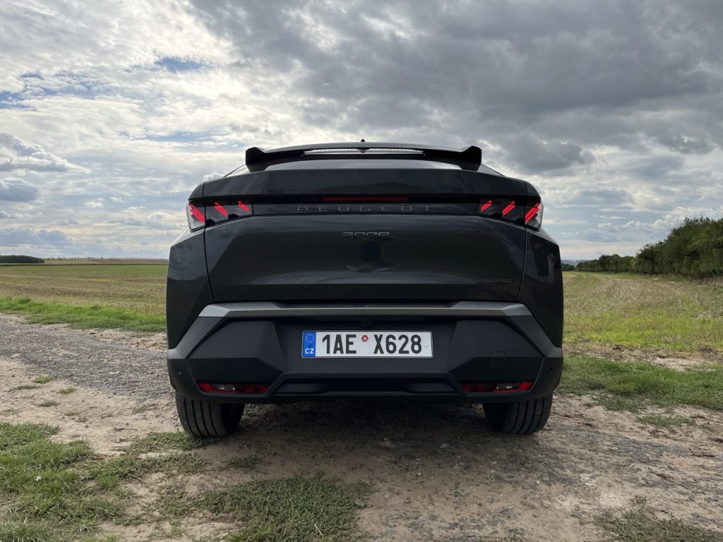 Peugeot 3008 Hybrid: foto Žena v autě.cz_4186 ve velké velikosti