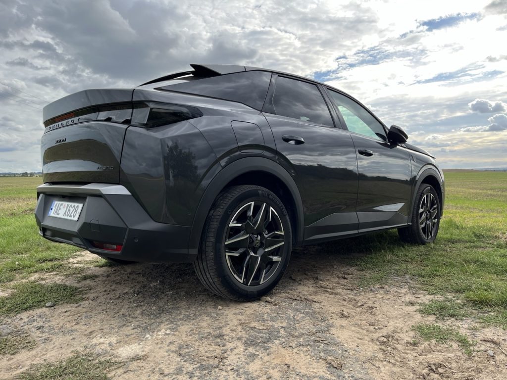 Peugeot 3008 Hybrid: foto Žena v autě.cz_4189 ve velké velikosti