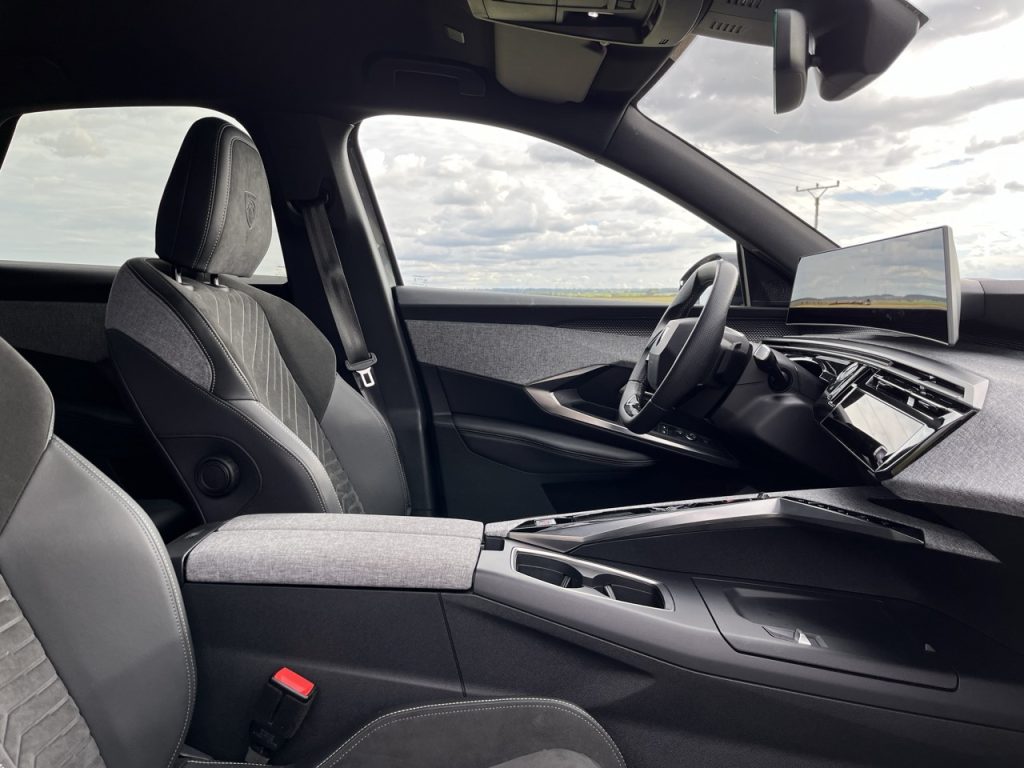 Peugeot 3008 Hybrid: foto Žena v autě.cz_4206 ve velké velikosti