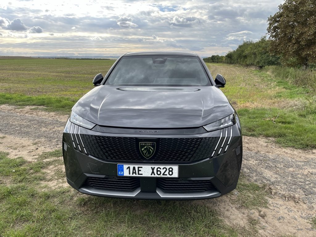 Peugeot 3008 Hybrid: foto Žena v autě.cz_4230 ve velké velikosti
