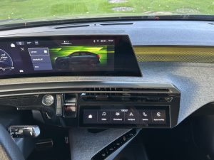 Peugeot 3008 Hybrid: foto Žena v autě.cz_8500 ve velké velikosti