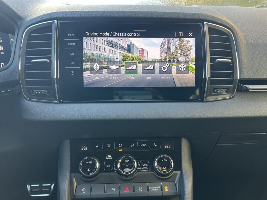 ŠKODA KAROQ: foto Žena v autě.cz_9297 ve velké velikosti