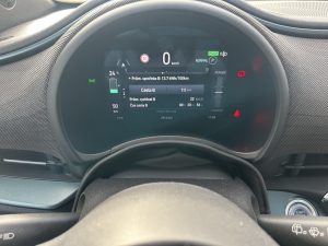 test FIAT 500e Armani: foto Žena v autě.cz_9525 ve velké velikosti