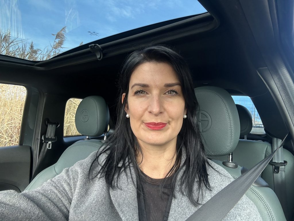 test FIAT 500e Armani: foto Žena v autě.cz_9528 ve velké velikosti