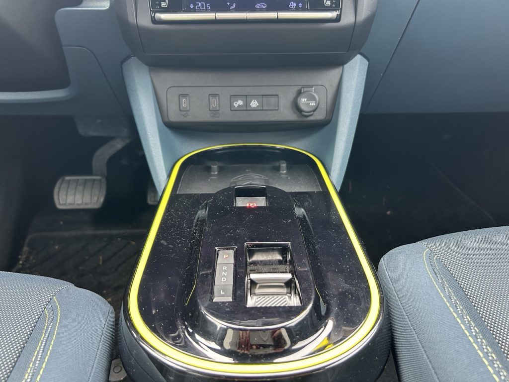 test Grande Panda Hybrid: foto Žena v autě.cz_9647 ve velké velikosti