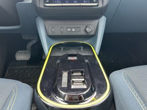 test Grande Panda Hybrid: foto Žena v autě.cz_9647 ve velké velikosti