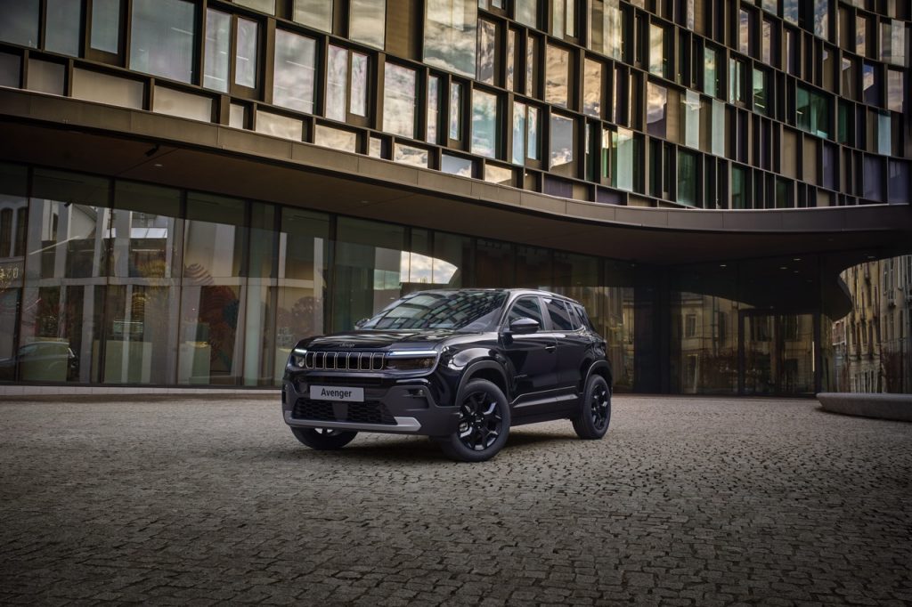 Avenger Black Edition: foto Jeep