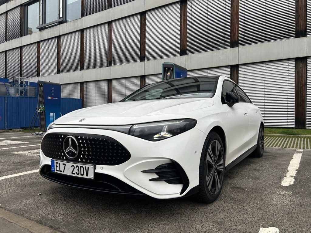 Test Mercedes-Benz CLA 250+: foto Žena v autě.cz