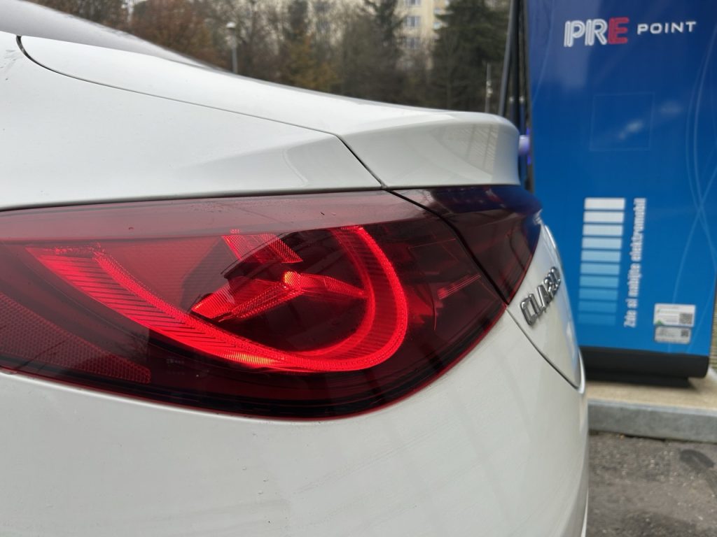 Test Mercedes-Benz CLA 250+: foto Žena v autě.cz