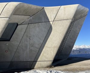 Messner Museum od Zahy Hadid na Kronplatzu: Foto Žena v autě.cz