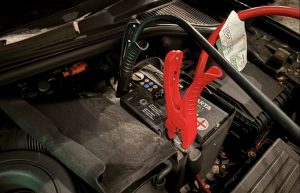 startujeme přes kabely Foto Žena v autě.cz