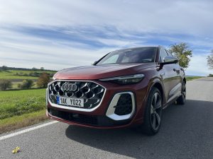 Test Audi SQ5: Foto Žena v autě.cz_9036 ve velké velikosti