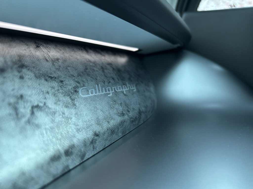 Test IONIQ 9: Foto Žena v autě.cz_0076 ve velké velikosti