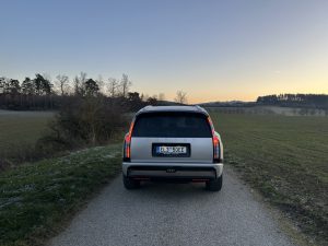 Test IONIQ 9: Foto Žena v autě.cz_0106 ve velké velikosti