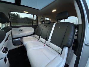 Test IONIQ 9: Foto Žena v autě.cz_0133 ve velké velikosti