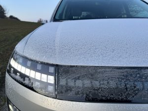 Test IONIQ 9: Foto Žena v autě.cz_0138 ve velké velikosti