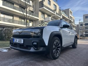 Test Renault 4: Foto Žena v autě.cz_1101 ve velké velikosti