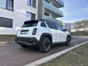 Test Renault 4: Foto Žena v autě.cz_1118 ve velké velikosti