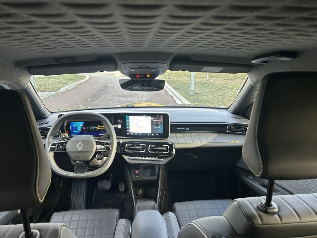 Test Renault 4: Foto Žena v autě.cz_1136 ve velké velikosti