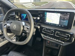 Test Renault 4: Foto Žena v autě.cz_1140 ve velké velikosti