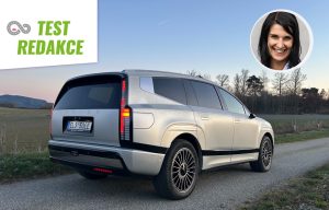 Test IONIQ 9: Foto Žena v autě.cz