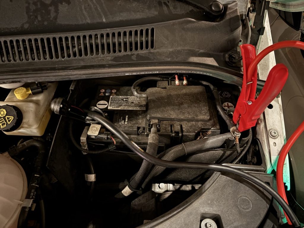 startujeme přes kabely Foto Žena v autě.cz_0130 ve velké velikosti