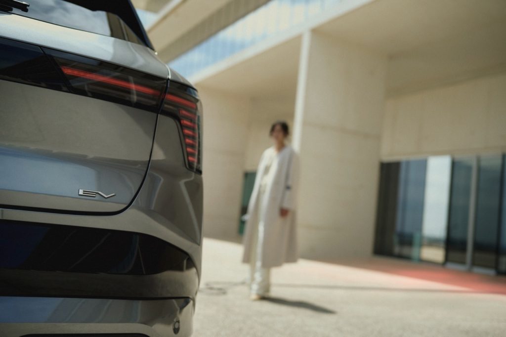 26MY_ECLIPSE_CROSS_BEV_HUMAN TOUCH_05 ve velké velikosti