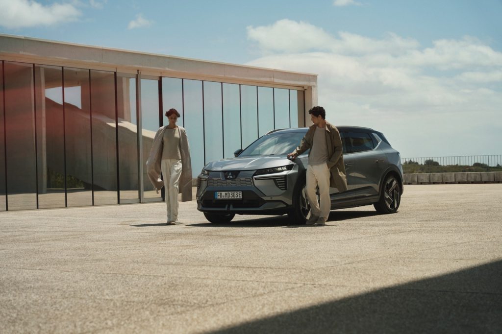 26MY_ECLIPSE_CROSS_BEV_HUMAN TOUCH_12 ve velké velikosti