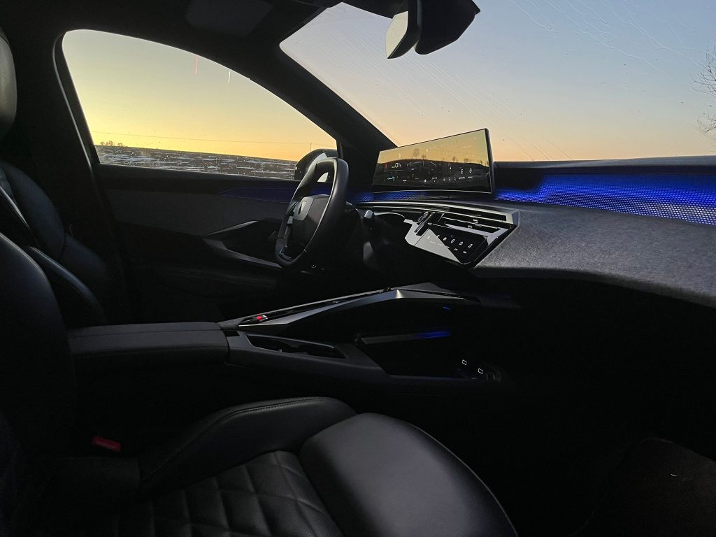 Peugeot E-5008: foto Žena v autě.cz