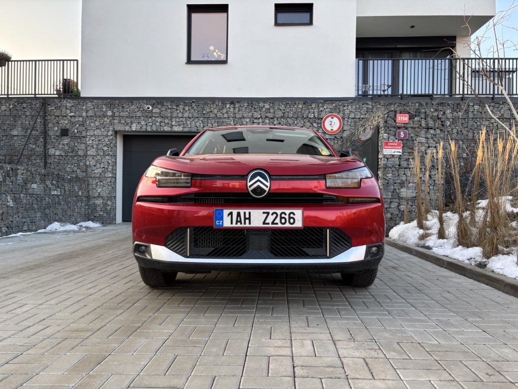 Test C4: Foto Žena v autě.cz_0260 ve velké velikosti