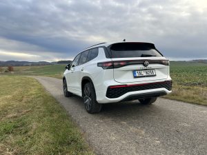 Test VW Tayron: Foto Žena v autě.cz_0332 ve velké velikosti