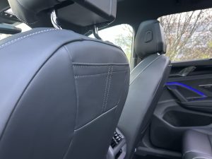 Test VW Tayron: Foto Žena v autě.cz_0355 ve velké velikosti