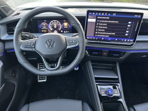 Test VW Tayron: Foto Žena v autě.cz_0366 ve velké velikosti