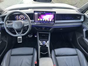 Test VW Tayron: Foto Žena v autě.cz_0372 ve velké velikosti