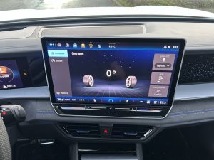 Test VW Tayron: Foto Žena v autě.cz_0376 ve velké velikosti