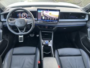 Test VW Tayron: Foto Žena v autě.cz_0377 ve velké velikosti